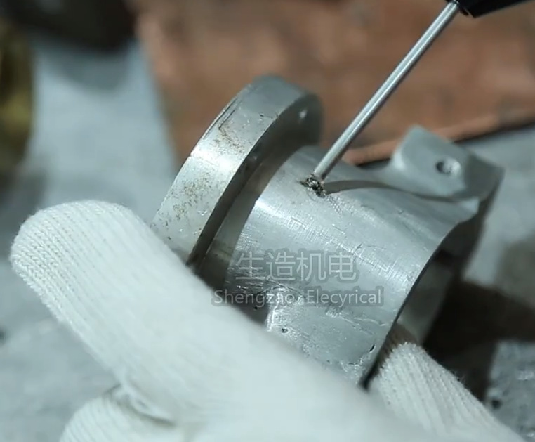 铝材件冷焊机缺陷修复视频案例