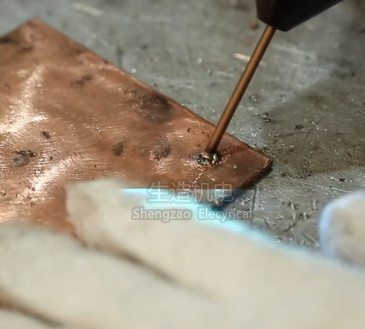 紫铜板件冷焊机缺陷修复视频案例