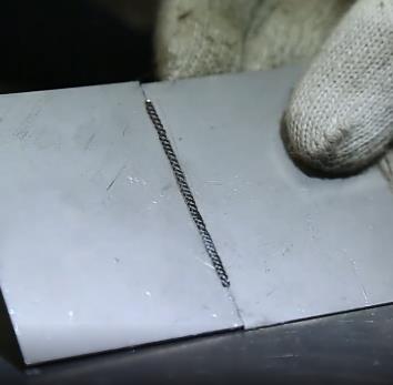 不锈钢薄板点焊焊接操作演示